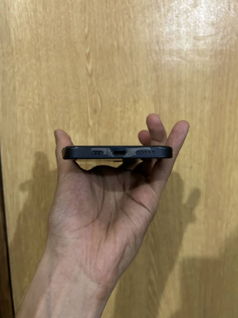 Apple iPhone 12 3