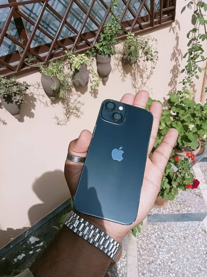 Apple iPhone 13 0