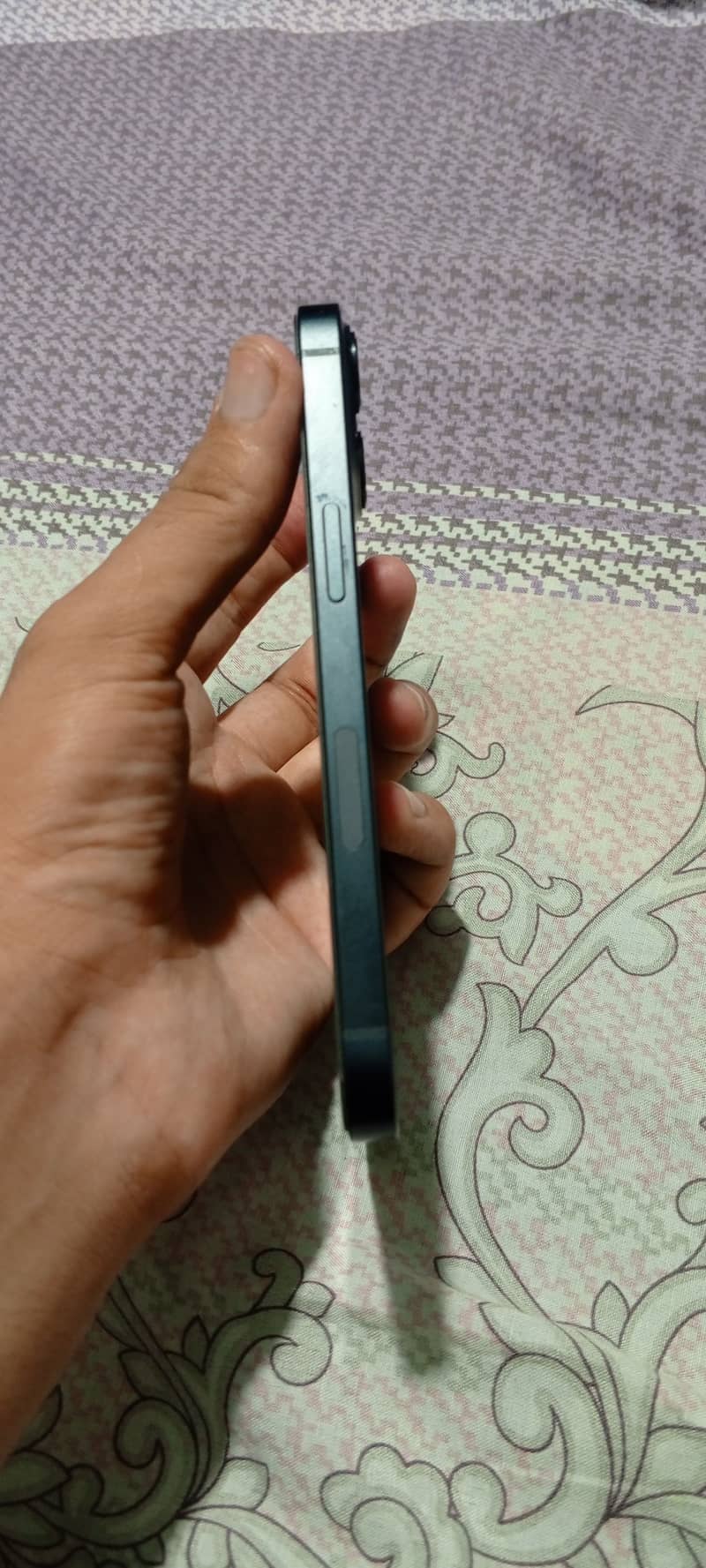Apple iPhone 13 5
