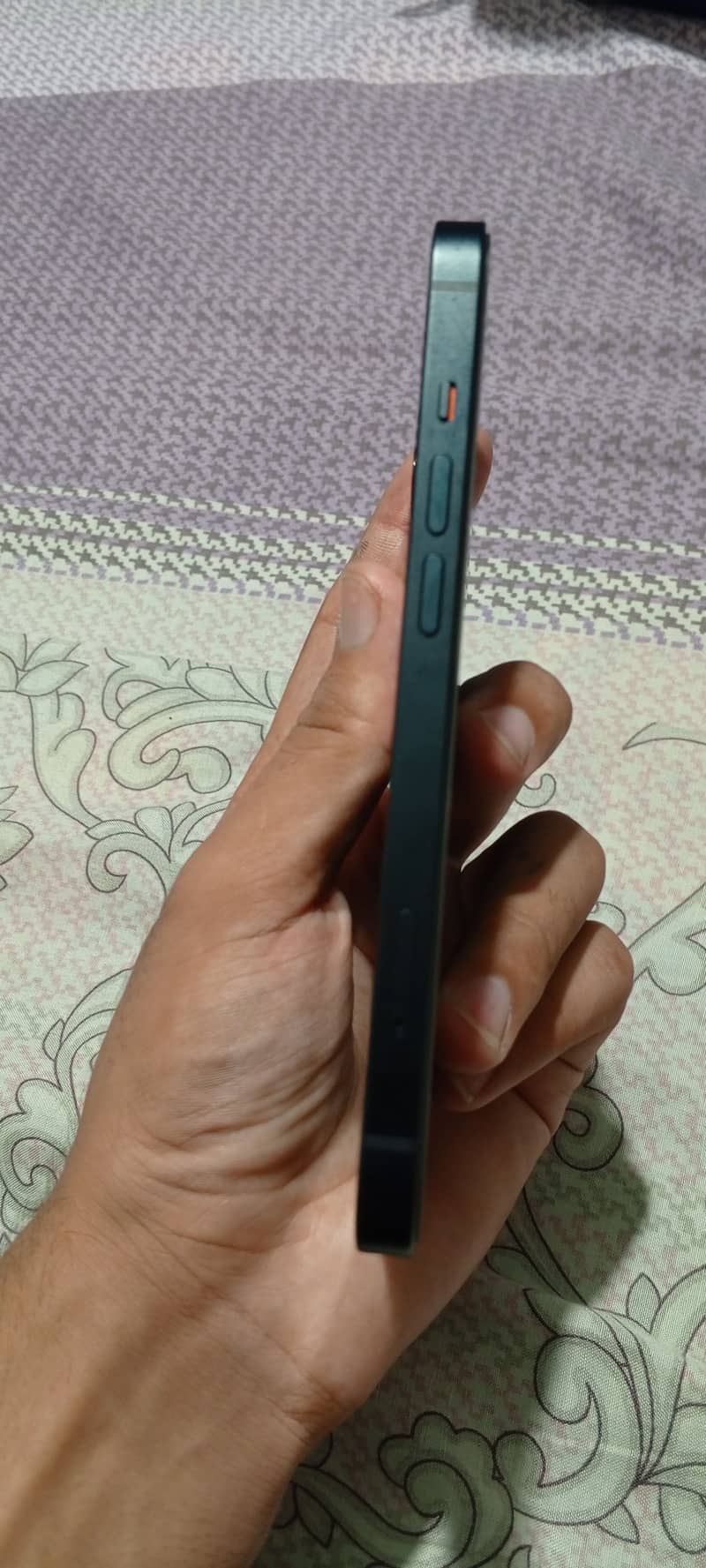 Apple iPhone 13 8
