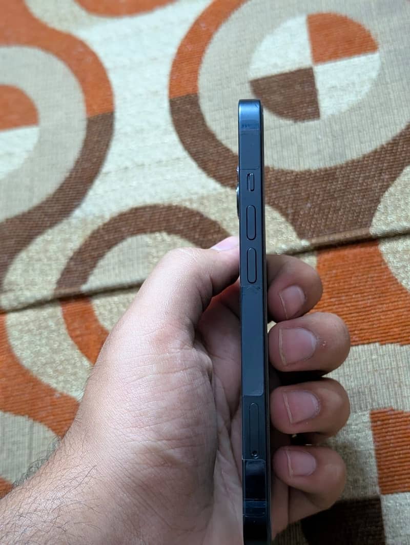 Apple iPhone 13 3