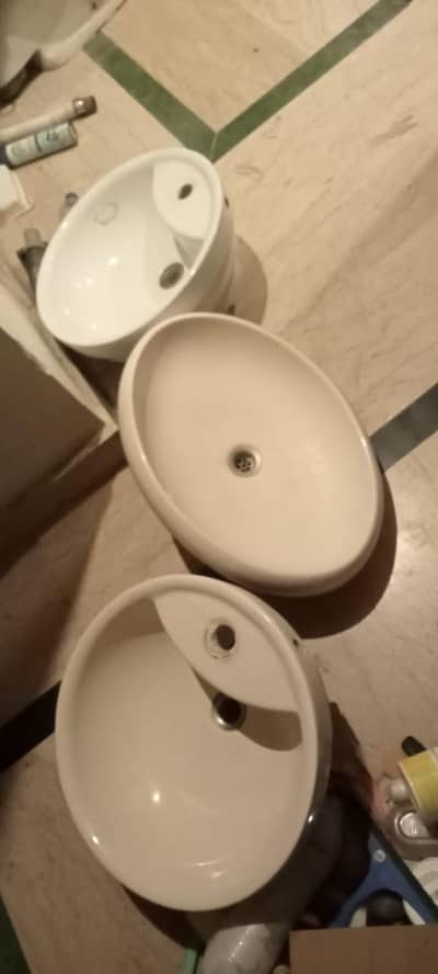 porta and royal vanity and commode