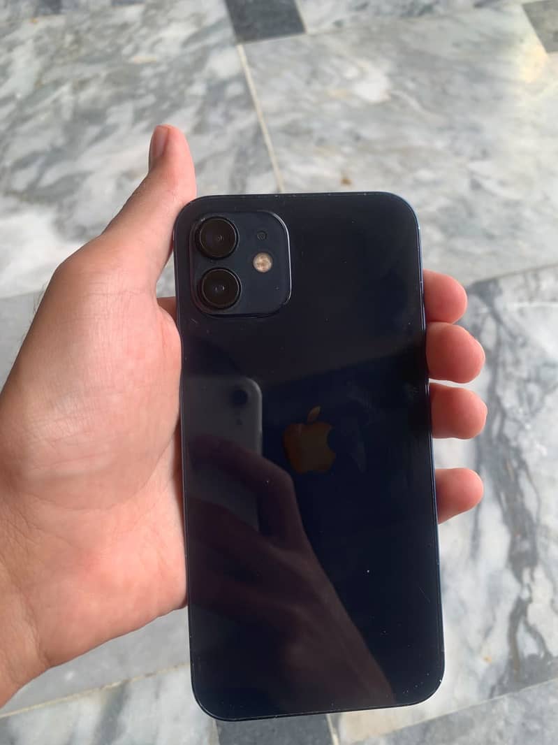 Apple iPhone 12 3