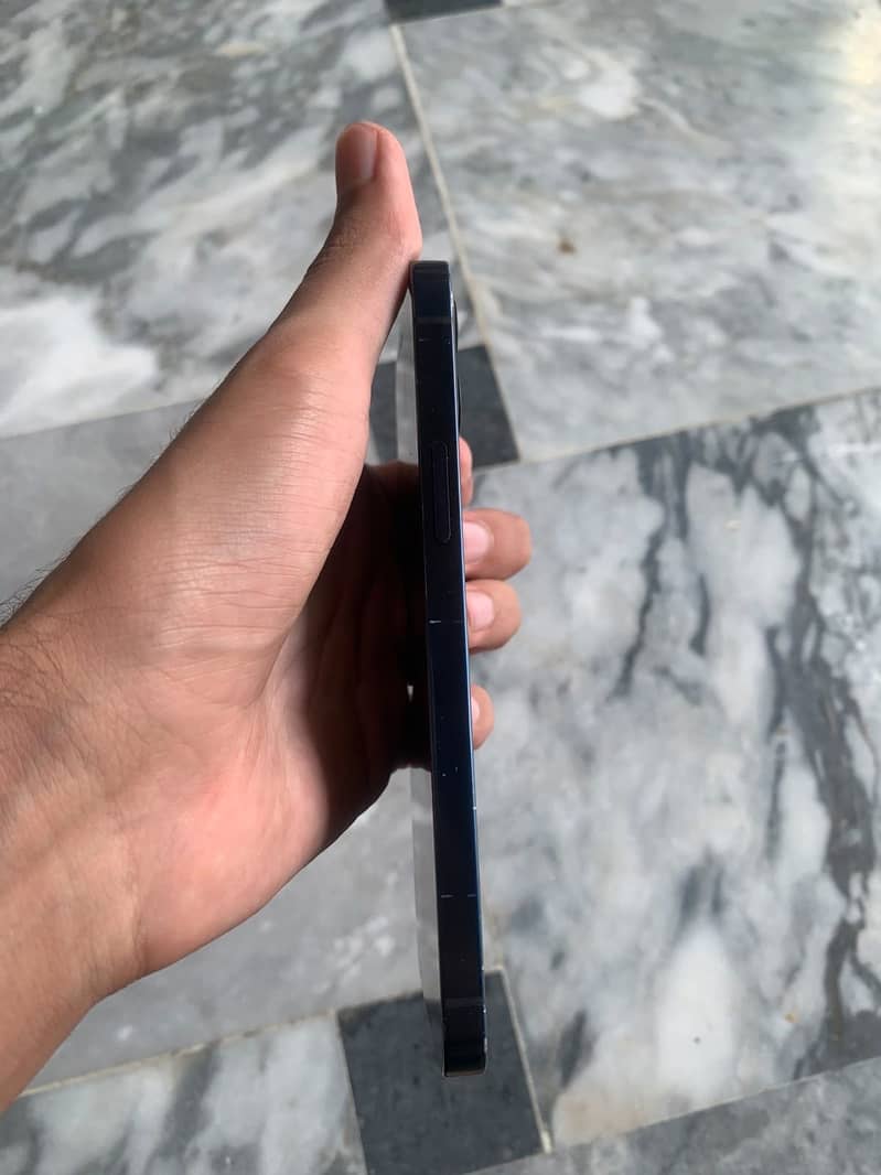 Apple iPhone 12 5