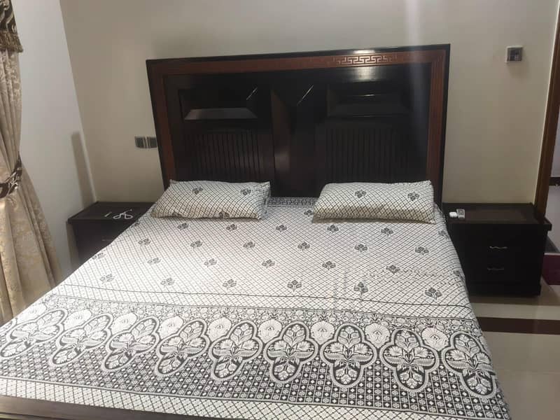 Bed and Dressing Table 0