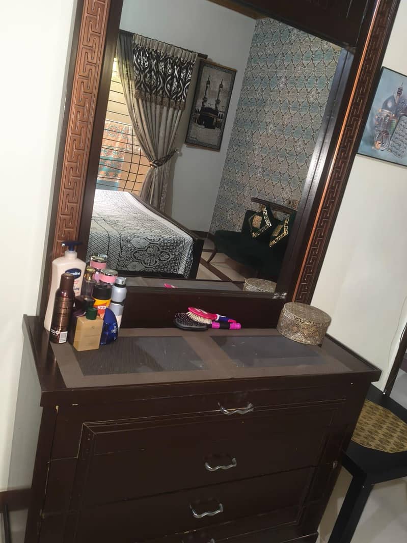 Bed and Dressing Table 1