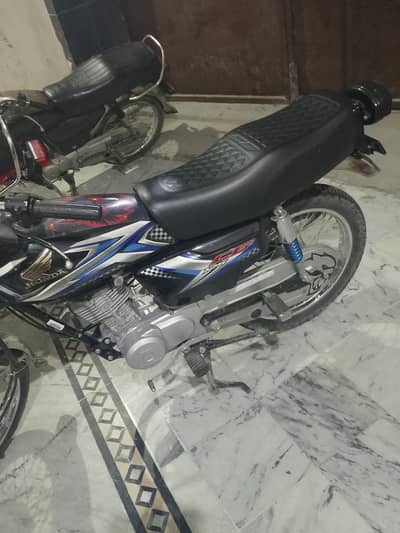 hounda 125 black colour