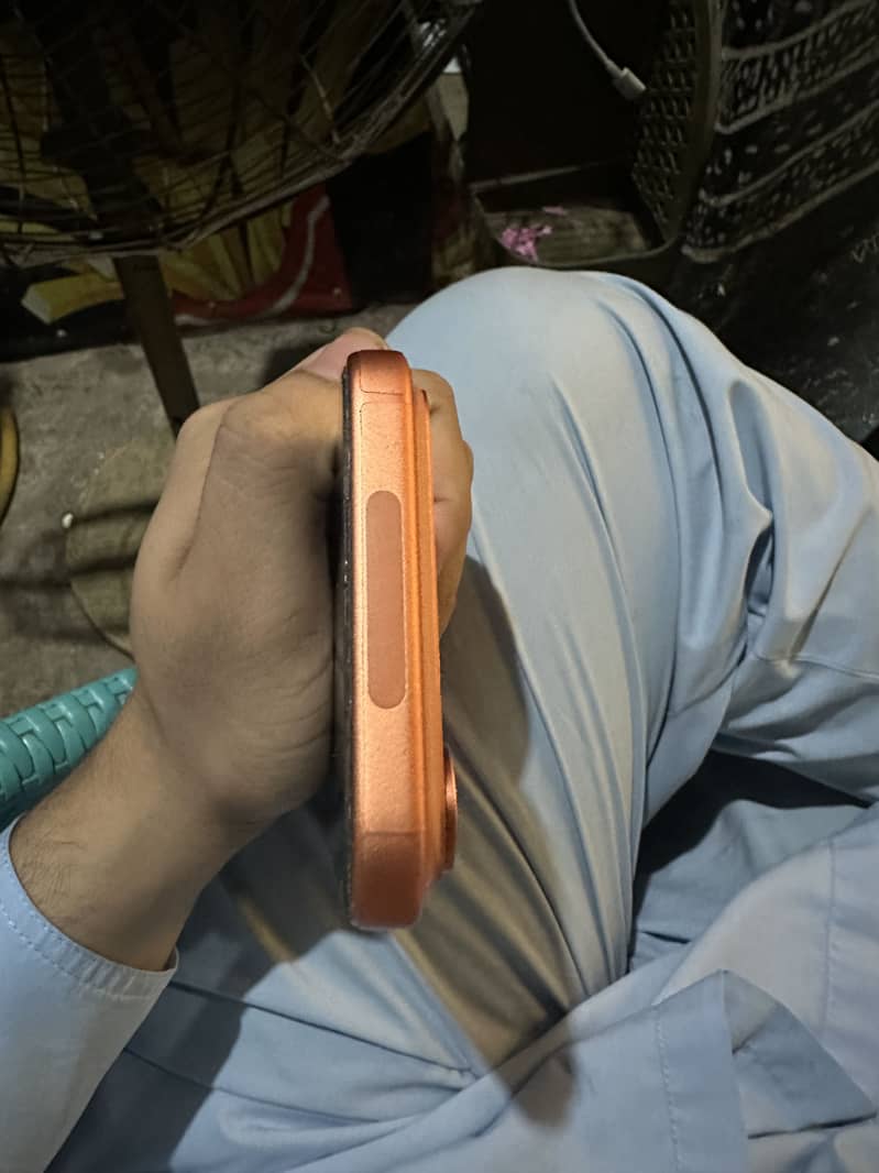 Apple iPhone 17 Pro Max 4