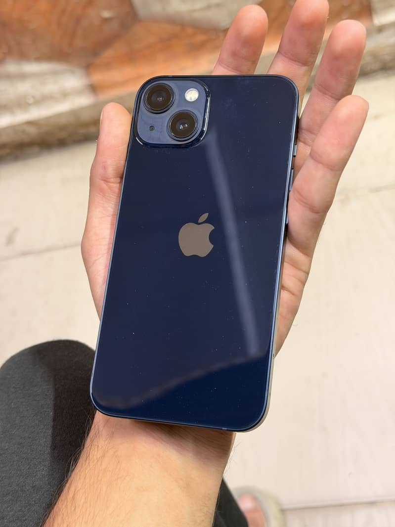 Apple iPhone 13 2