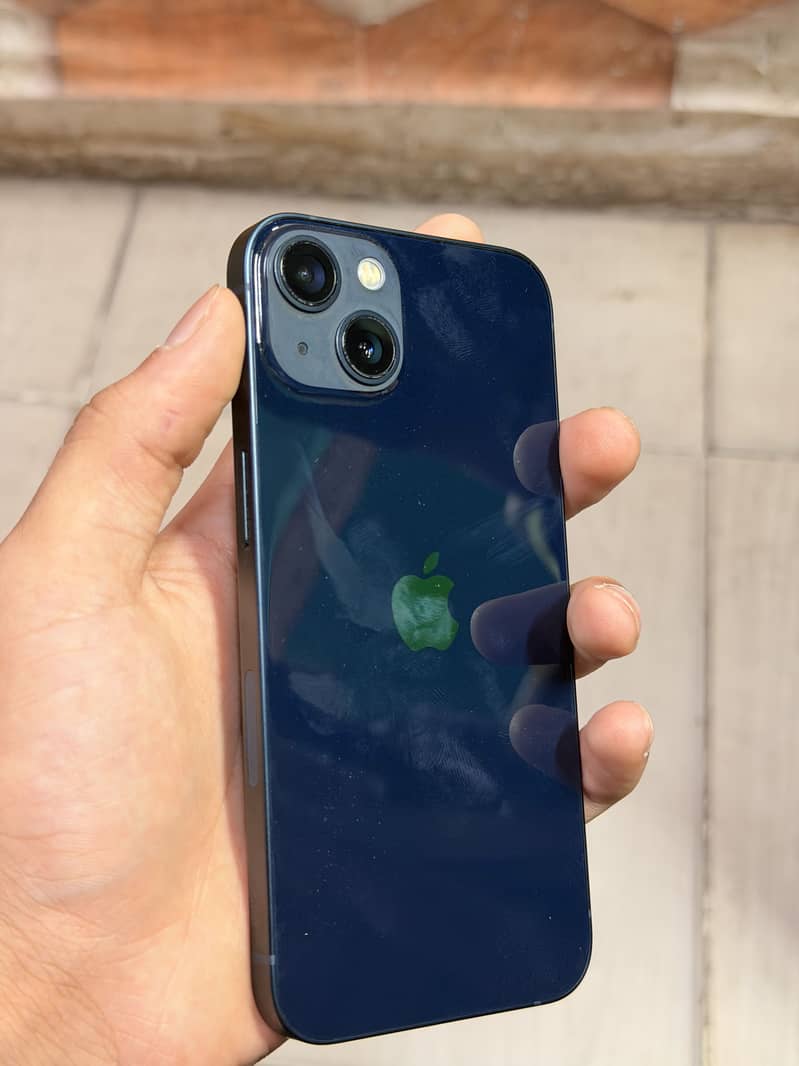 Apple iPhone 13 4
