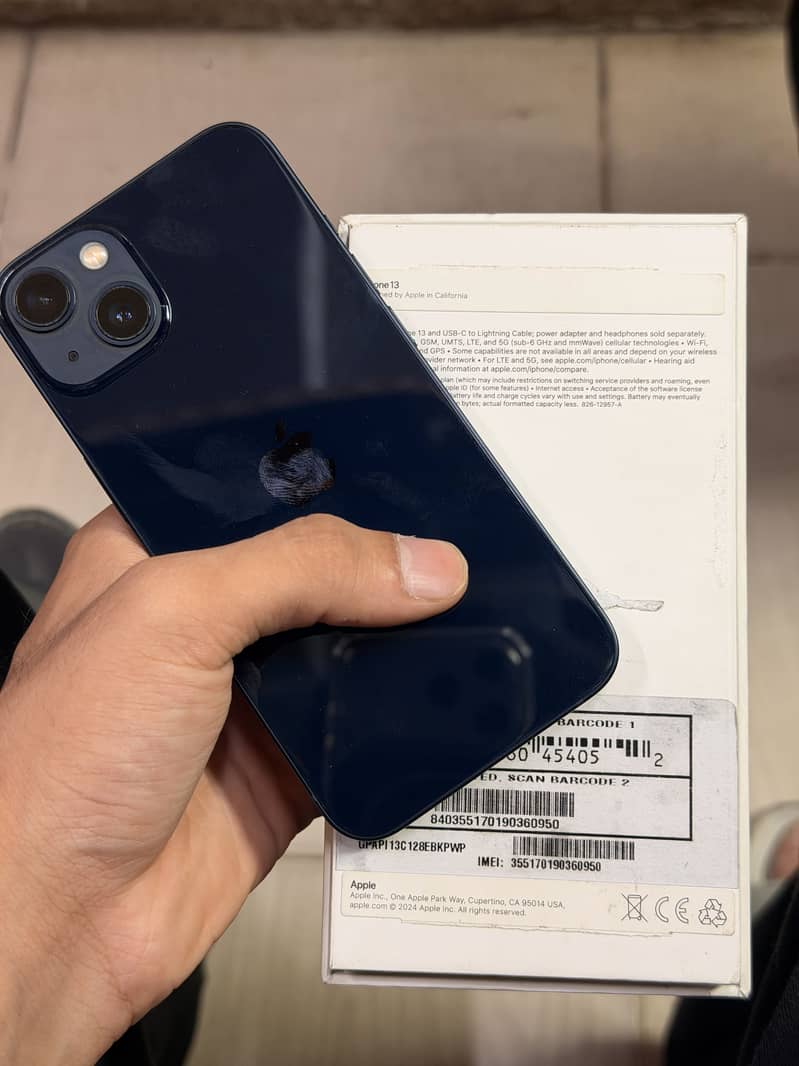 Apple iPhone 13 6