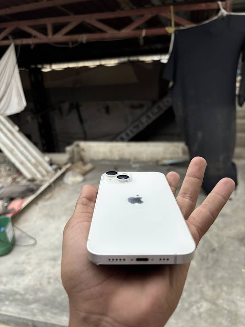 Apple iPhone 13 3