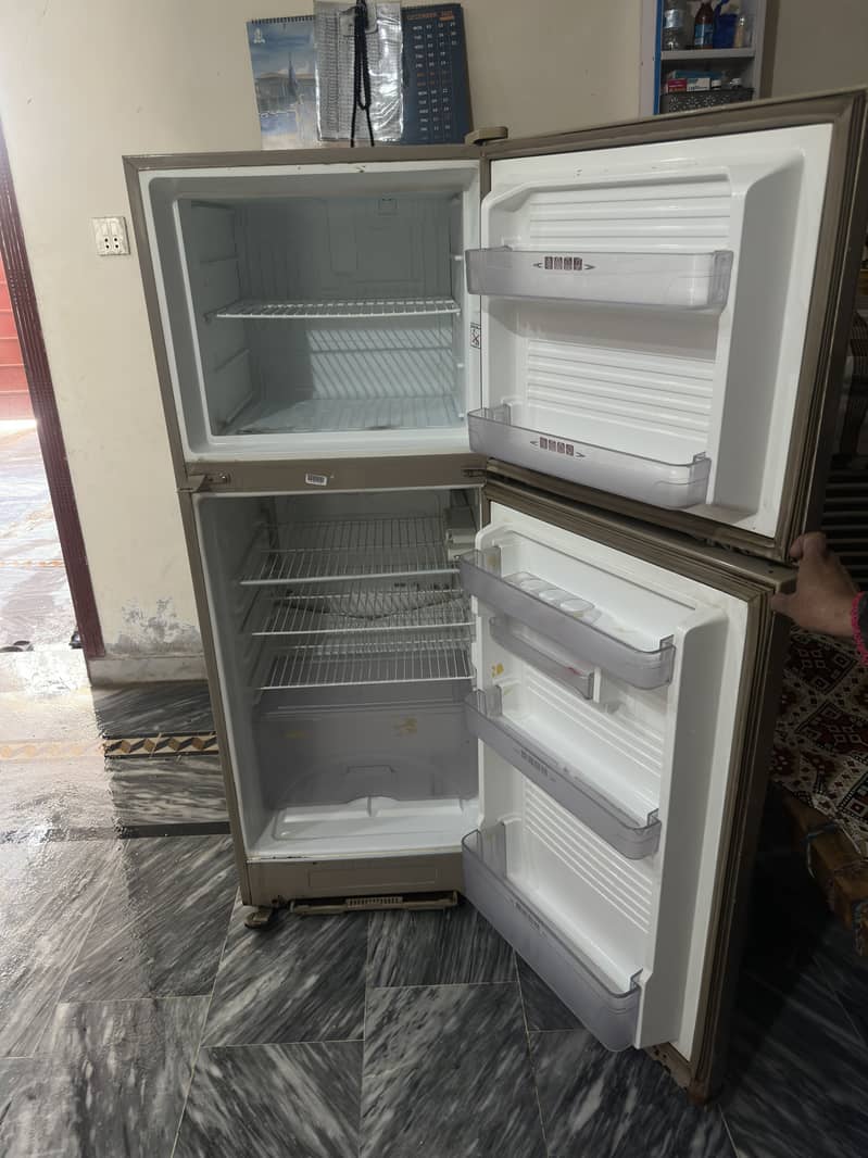 Medium Refrigerator 5
