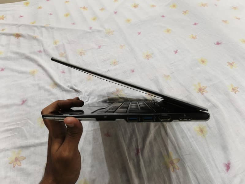 Fujitsu Laptop 3