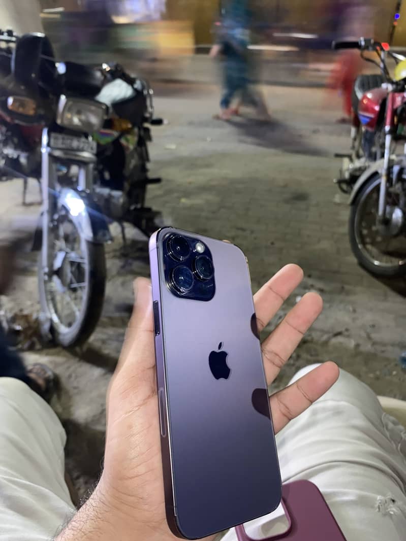 Apple iPhone 14 Pro Max 1