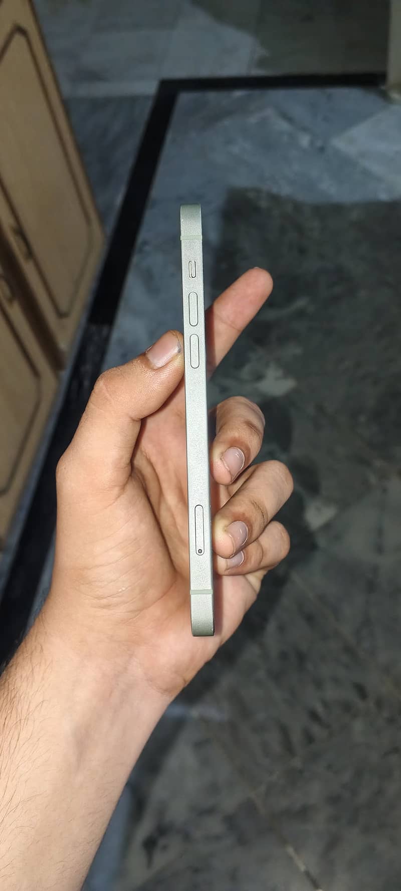 Apple iPhone 12 4
