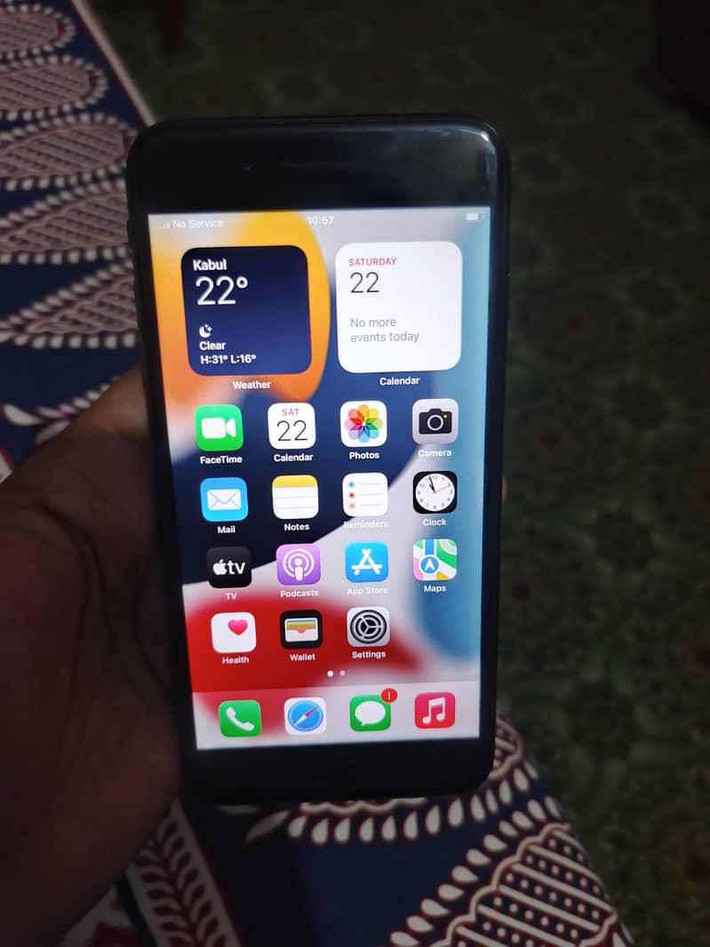 Apple iPhone 7 Plus 1