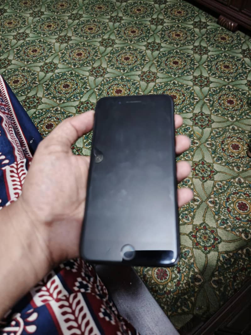 Apple iPhone 7 Plus 2