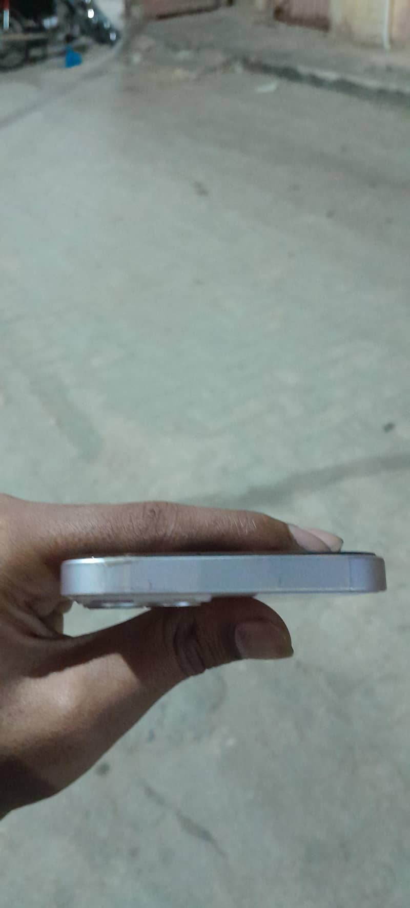 Apple iPhone 13 1