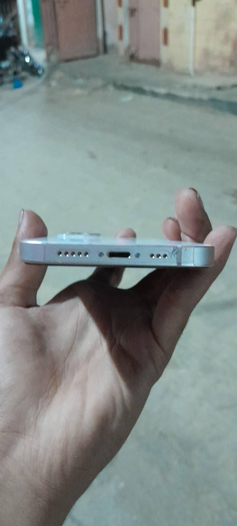 Apple iPhone 13 4