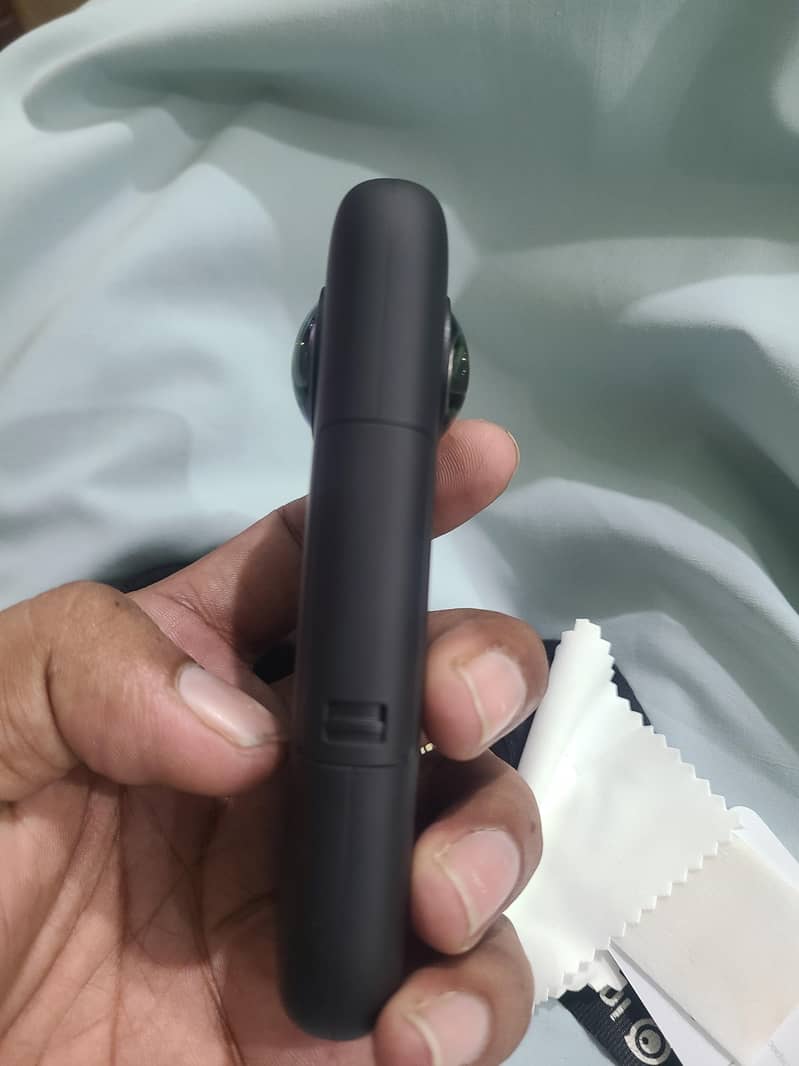 Insta360 ONE X 4