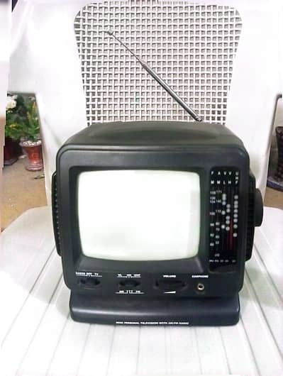 5 inches Portable black and white crt TV