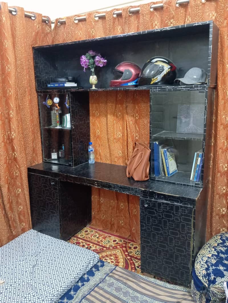Study table 0