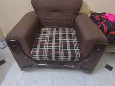 5 seater sofa set with two siders 6 months used condition 9/10