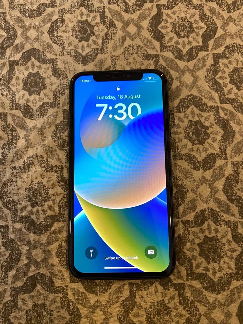 Apple iPhone X 4
