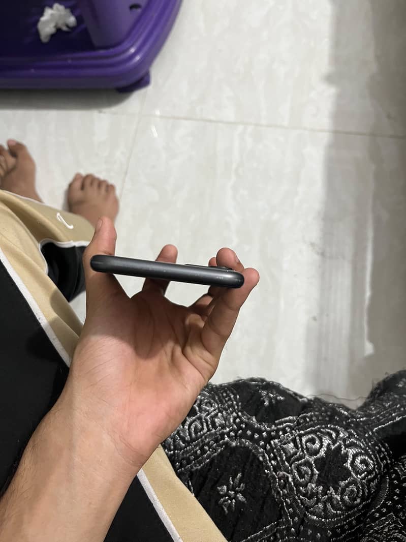Apple iPhone 11 5