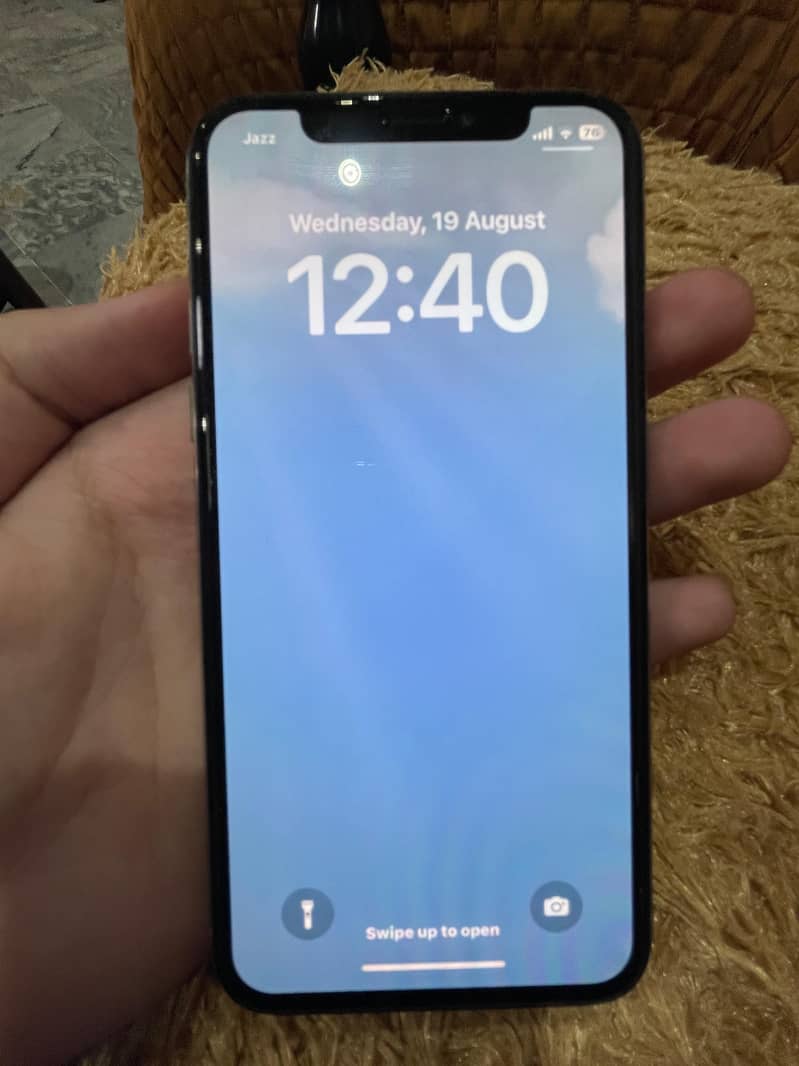 Apple iPhone X 4
