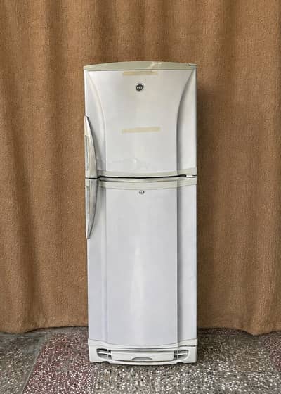 Medium size Fridge (PEL) For Sale