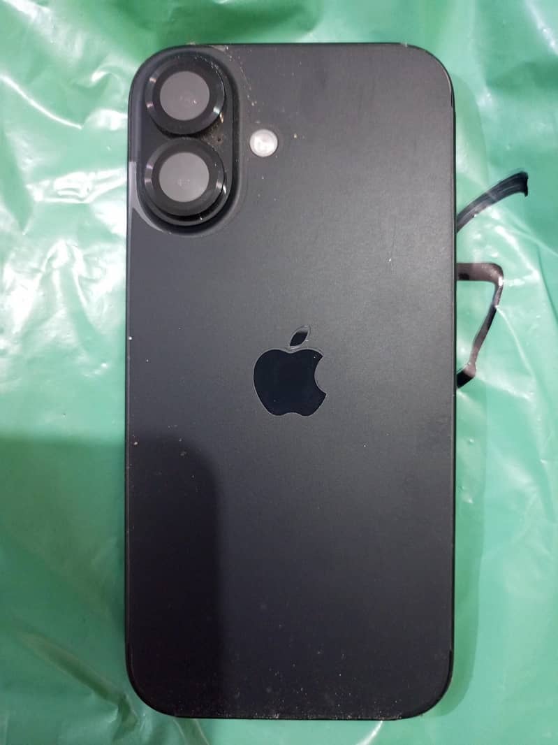 Apple iPhone 16 0