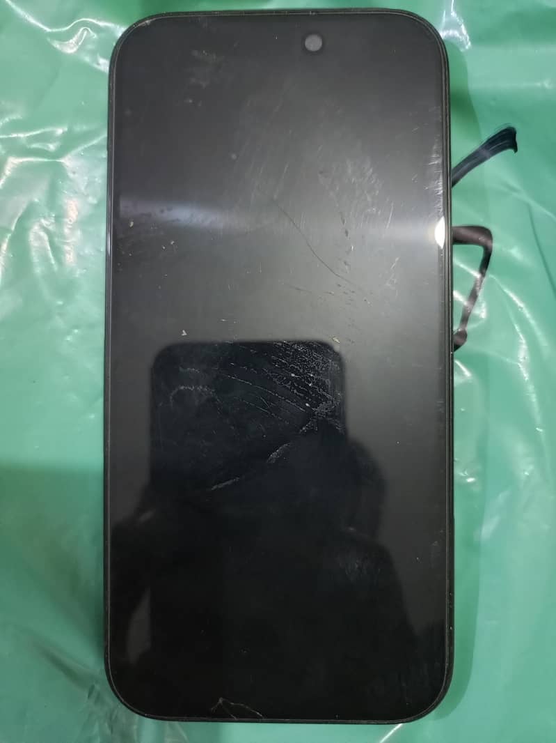 Apple iPhone 16 1