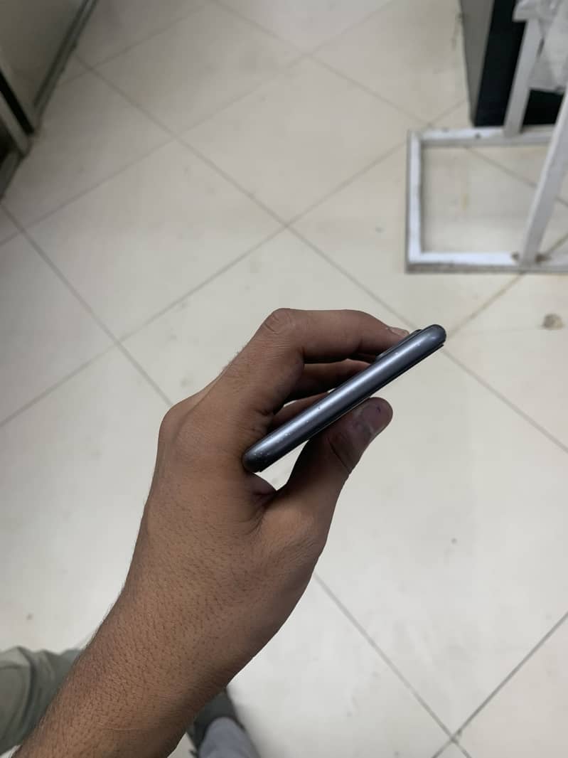 Apple iPhone 8 Plus 0