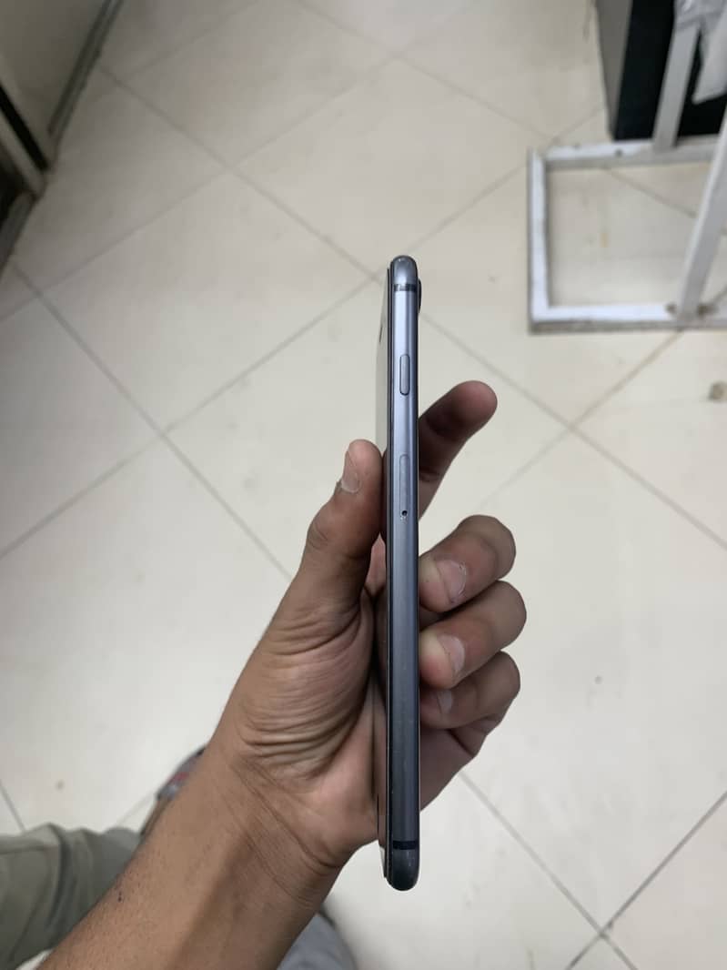 Apple iPhone 8 Plus 2