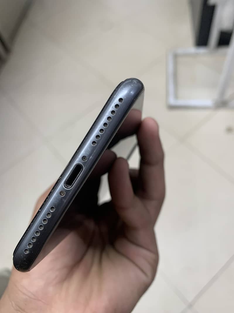 Apple iPhone 8 Plus 3