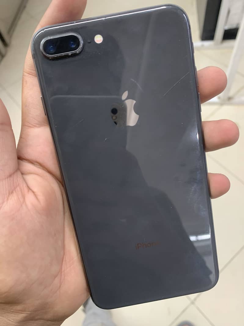 Apple iPhone 8 Plus 6