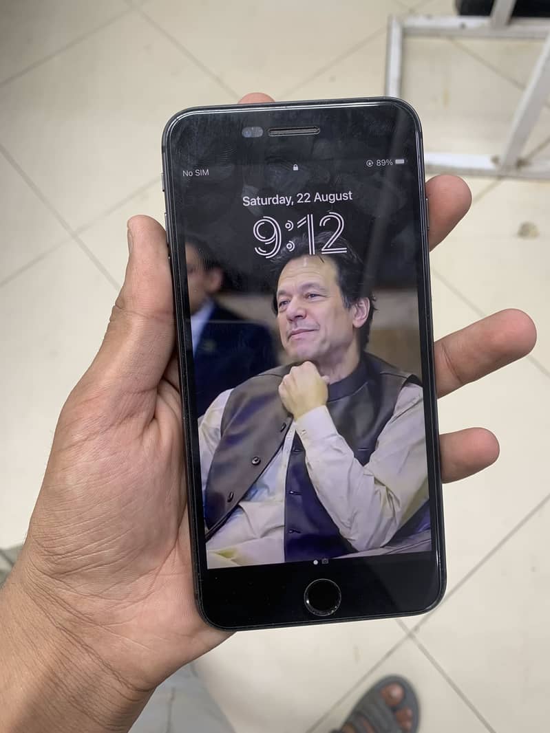 Apple iPhone 8 Plus 8