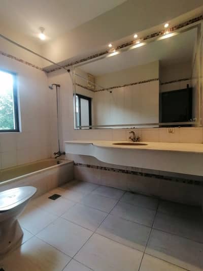 10 Marla vvip Like. Brand New Double Unit. with Solar