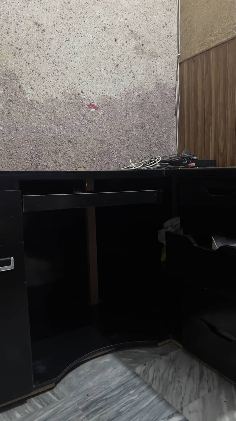 Black PC Computer Table / Office Desk 1