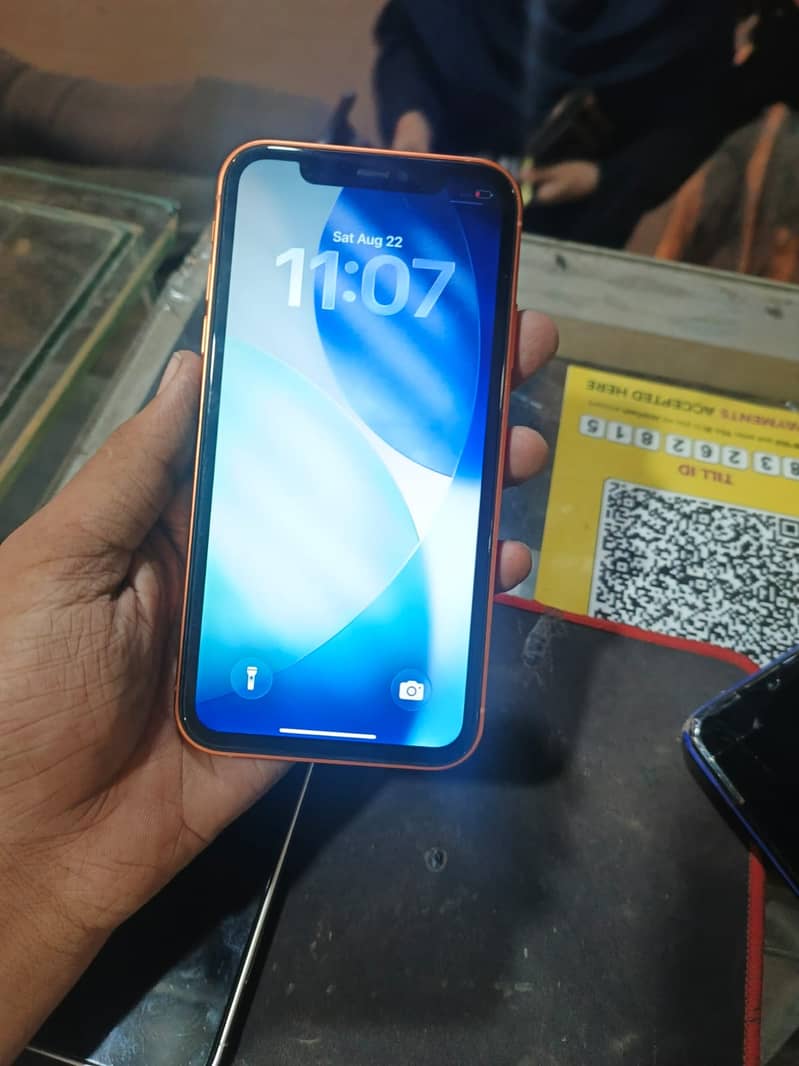 Apple iPhone 11 4