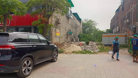 1 Kanal Commercial Plot for Rent in Johar Town Main Road Very Hot Location in Markeet Hub For Resturent | Cricket Ground Setup | Tannis Court Setup | or Any Other Setup