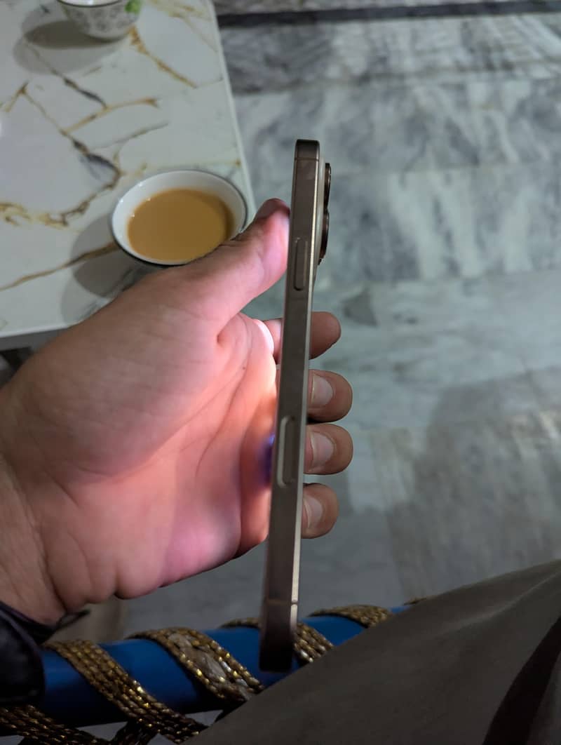 Iphone 16 pro max 1