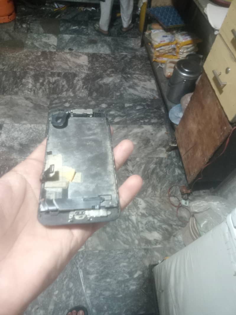 Apple iPhone 7 3