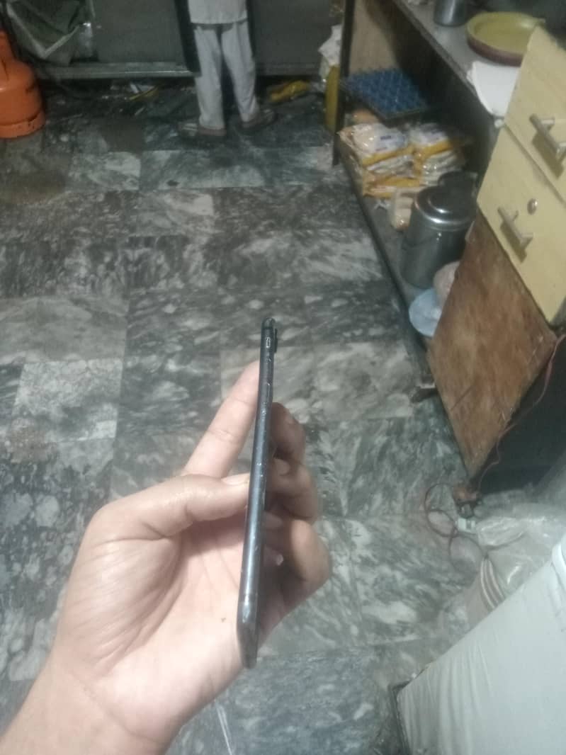 Apple iPhone 7 9