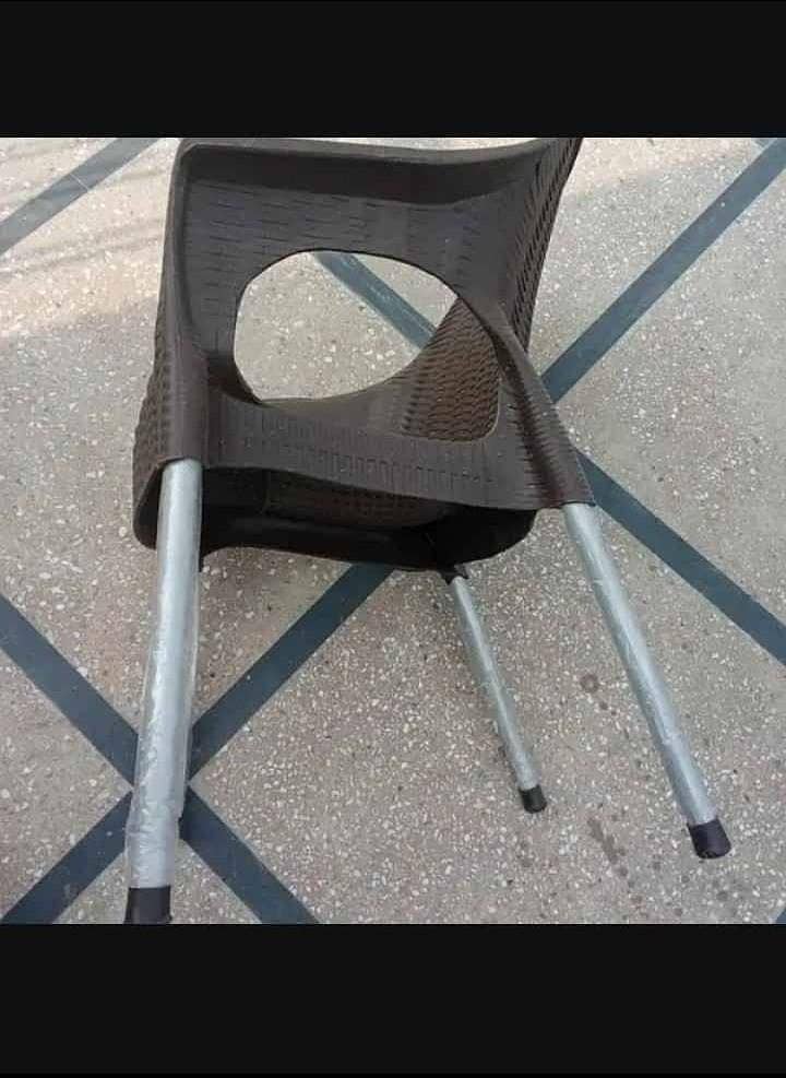 Plastic Chairs + Table 1