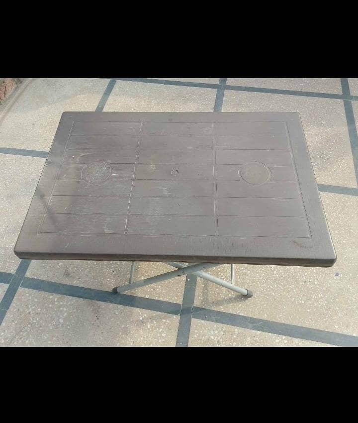 Plastic Chairs + Table 5