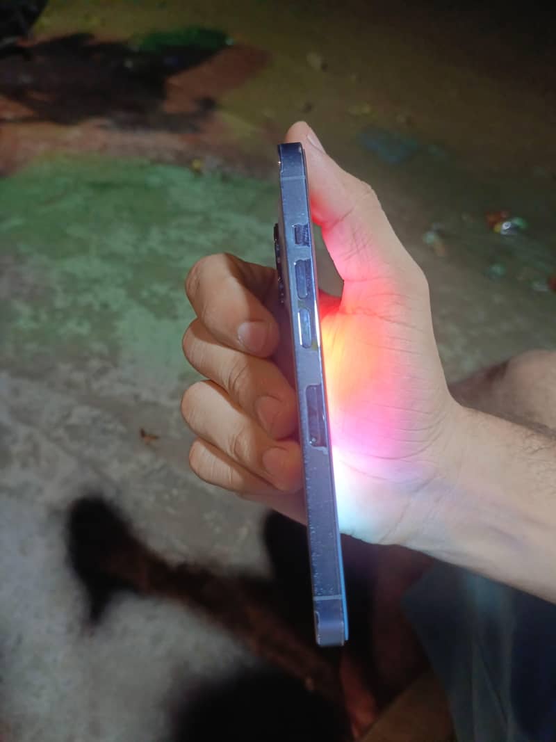 Apple iPhone 13 Pro 2