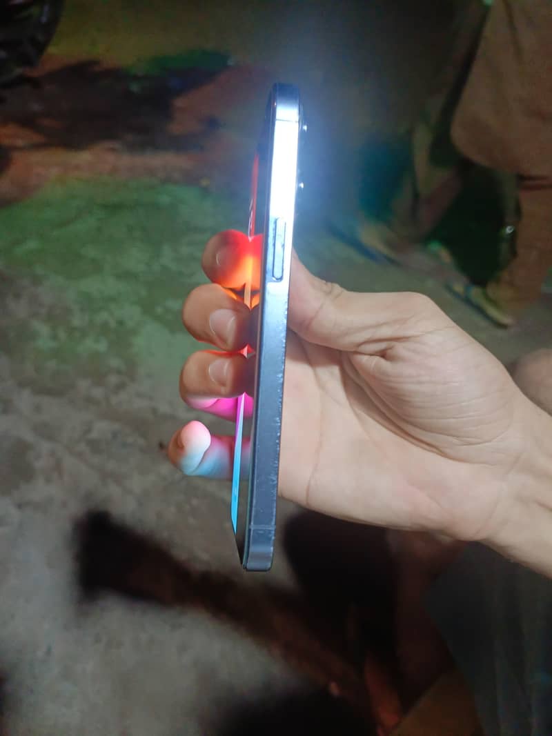 Apple iPhone 13 Pro 3